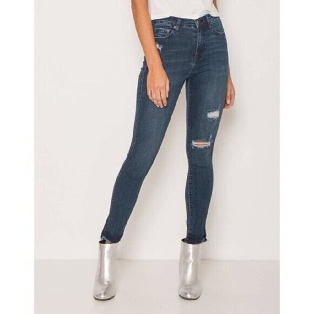 Free People NB Women’s Jeans Dark Wash Distressed Size 24 skinny whimsigoth